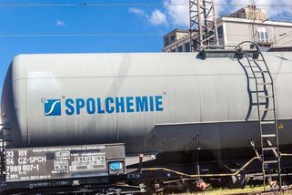 Byznys v ohrožení: Česká chemie hraje Ligu mistrů ve dvacetikilových vestách - Seznam Zprávy